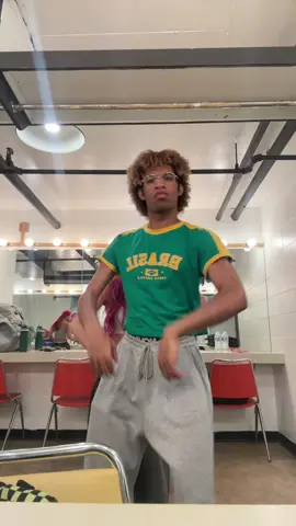 DC: @Niyahgotcurls 𓋹 ૐ @SuburbanEli  w/ @Asia Cil @jadeꪑ. @andrea .☘︎ ݁˖ @nova #fyp #dancecrew #dancechallenge #charlotte #bounce 