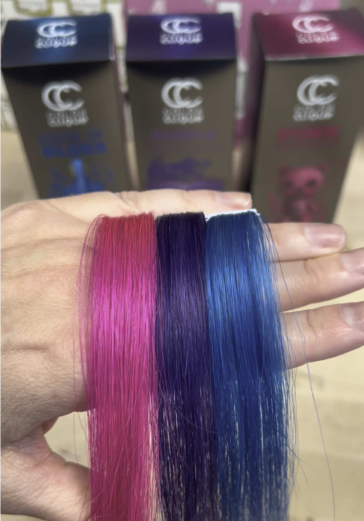 Gorgeous 😍 I can’t wait to use these for real for real. I NEED A MODEL! #colorclique #houseofblues #voodoo #masquerade #vivid 