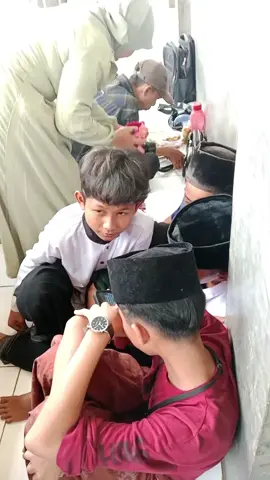 dejavu ngeliat nya karna pernah merasakan nya dlu #pondokpesantren #penjengukkansantri #pondok pesantren al-mubarok #anaksantri 