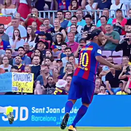 ⚽ Mesmo Aposentado, Ronaldinho Continua um Show à Parte! 🎶 #ronaldinho #footballtiktok #skills #fouryou 