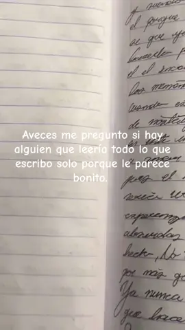 Amo escribir. Nunca lo digo pero me encanta escribir en cursiva aunq algunos dicen que no se entiende para mi es muy bonito #nostalgia #escribir #lovelanguage #amor #fypviralシ 