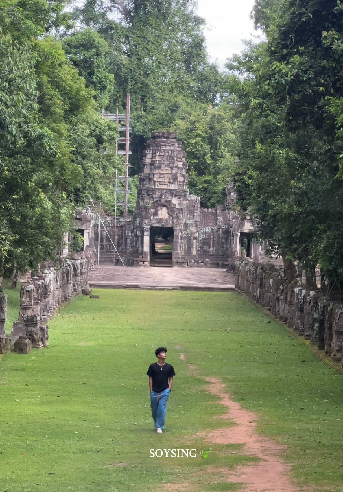 នៅខាងក្រោយប្រាសាទព្រះខ័ណ្ឌ✨🍃#fy #សៀមរាប #angkor_wat_of_cambodia_🇰🇭♥ 