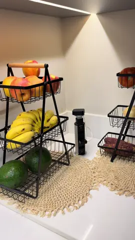 Montando a casa dos sonhos 🥰🤌🏼 Eu tô apaixonada nessa fruteira #fruteira #organizador #cestadefrutas #fruteiradecorativa #casadossonhos 