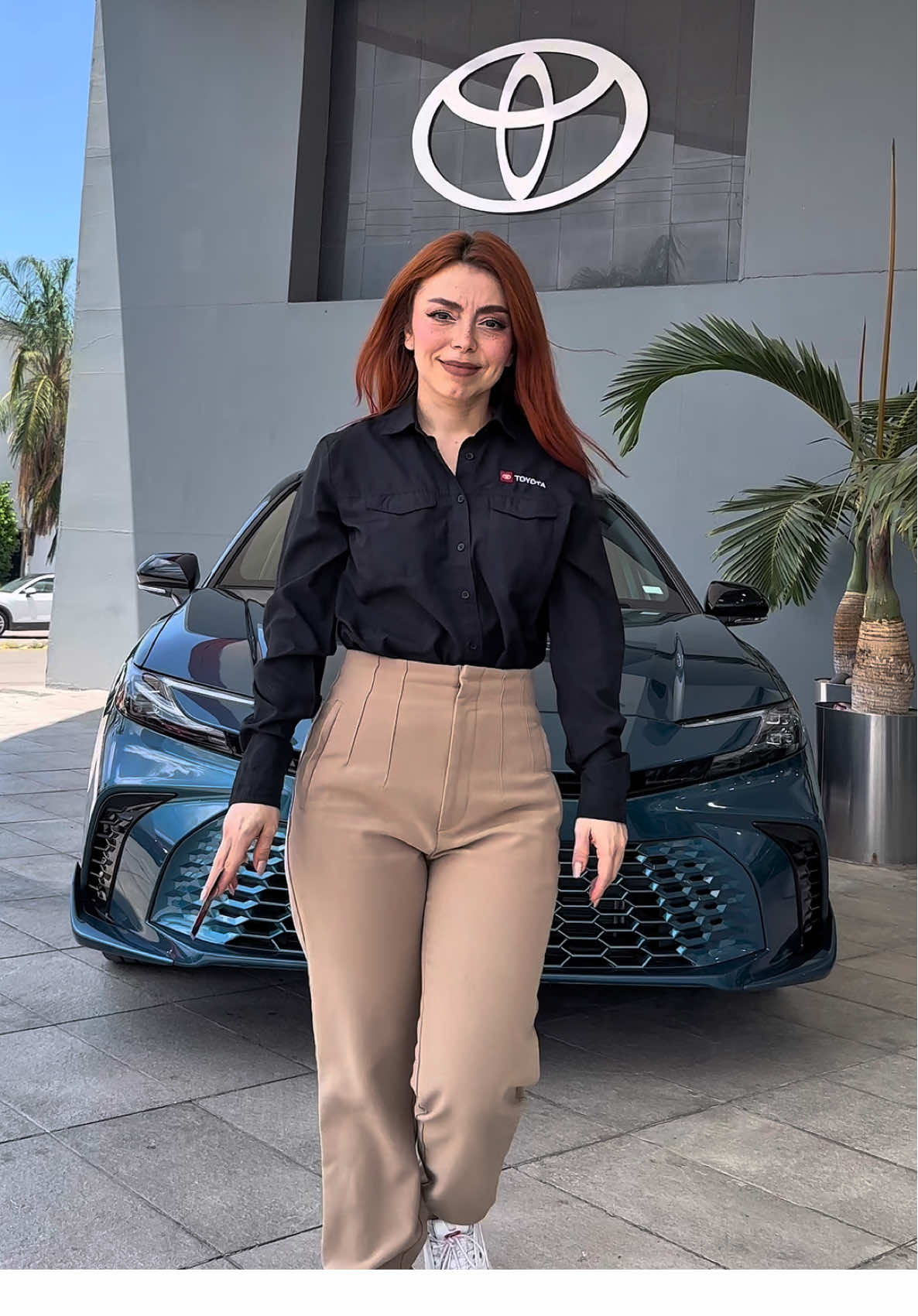 ¿Cuál prefieres? 💙❤️ #Camry #Uno #unoreverse #toyota 