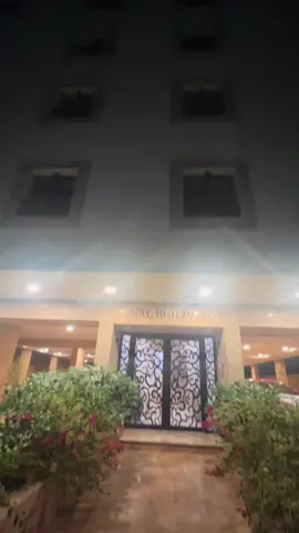 🏡 شقق مميزة للإيجار – حي الزهراء / جدة ✨ المواصفات: 	•	3 غرف نوم 🛏 	•	2 حمام 🚿 	•	مطبخ راكب 🍴 	•	مكيفات سبلت راكبة 	•	صالة صغيرة 🛋 	•	غرفة تخزين 📦 💰 الإيجار السنوي: 36,000 ريال #عقار #عقارات #جدة #شقق_للإيجار #حي_الزهراء  