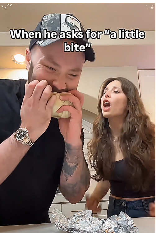 When I took a big bite of my girlfriend’s food, I watched to see how she would react 🤣#funny #usa #joyful #interesting #couple #usa🇺🇸 #fyp 