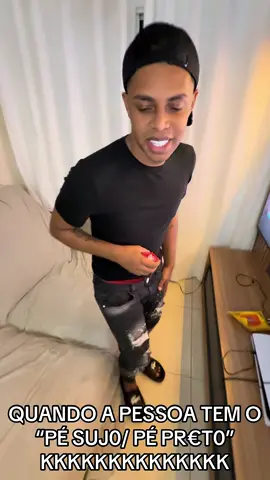 PEZINHO 36 🤣🤣 . . . . . . . . . . . . . . . . . . . . . . . . . . . . . . . . . . . . . . #pe #sagat #humor #mulherdepreso🔓🕊👫💍 #casal 