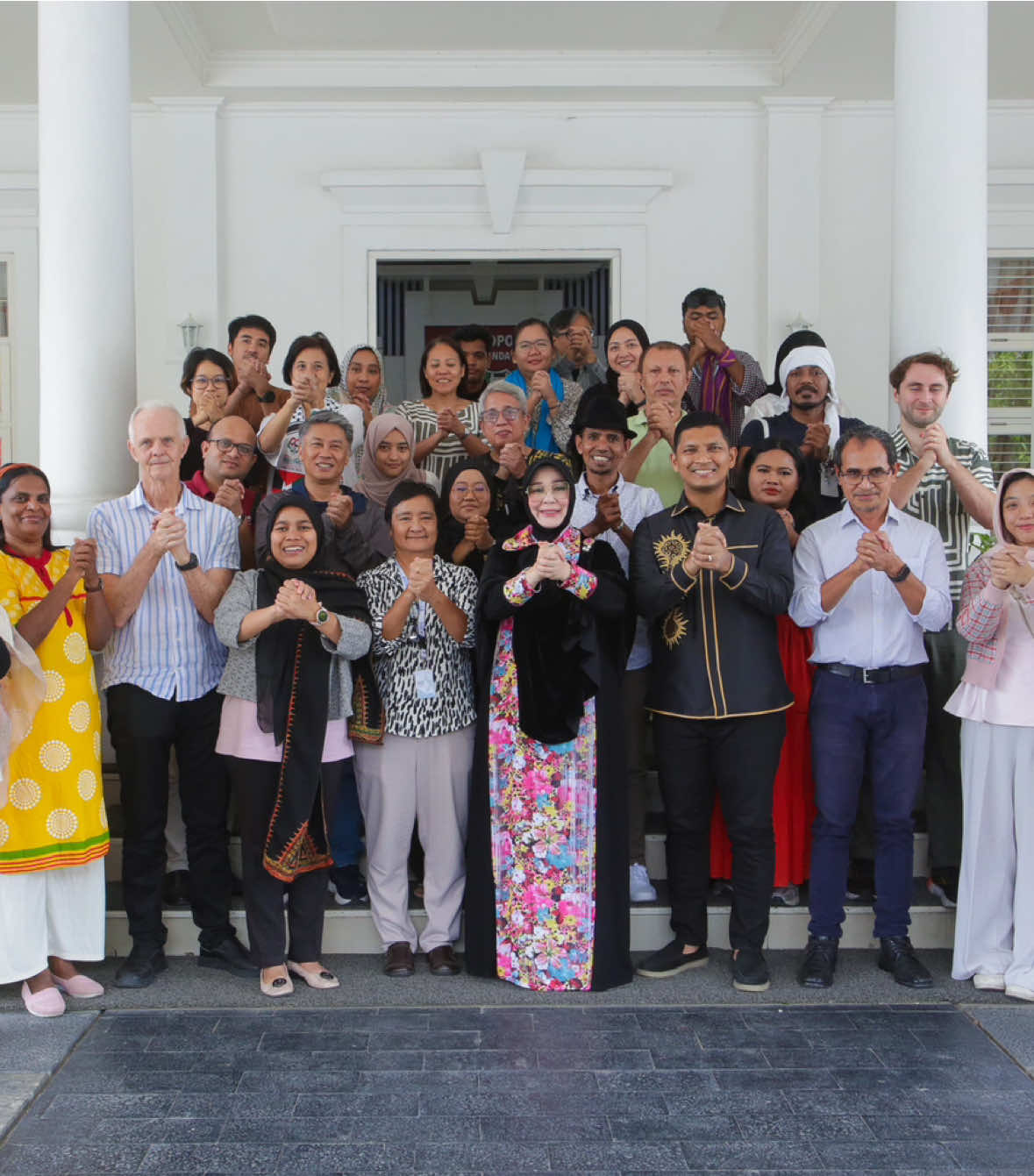 Selamat datang Tim Transitional Justice Asian Network, di Banda Aceh Dari Banda Aceh, Serambi Mekkah, kami titipkan salam damai untuk dunia. #IllizaSaaduddinDjamal  #BandaAcehKotaKolaborasi 