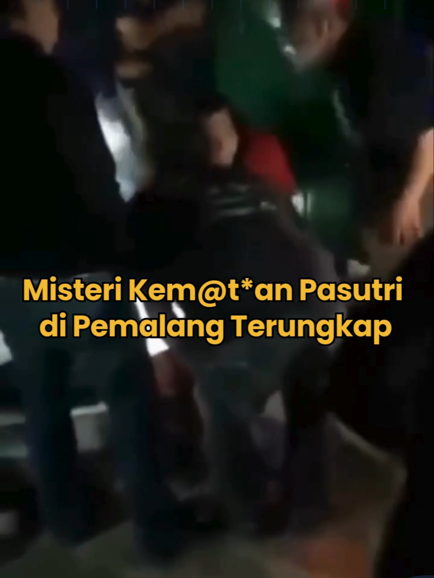 Kasus kem@t*@an pasangan suami istri di Desa Mereng, Warungpring, Kabupaten Pemalang, akhirnya mulai terungkap. Muhammad Rosikhi (37) dan istrinya Nur Azizah Turokhmah (35) yang ditemukan tak bernyawa secara misterius di dekat aliran Kali Rambut pada 10 Agustus 2025 lalu, ternyata bukan karena musibah biasa. Hasil penyelidikan polisi memastikan keduanya  dir@cun. Polres Pemalang bersama tim Inafis Polri bahkan sempat melakukan ekshumasi atau pembongkaran mak@m korban.  Dari hasil itu, polisi kini telah mengamankan satu terduga pelaku di wilayah Tegal. Sejumlah barang bukti juga ikut disita dalam penangkapan tersebut. Dok: Istimewa Selengkapnya di www.pantura.suaramerdeka.com #suaramerdeka #suaramerdekadaily #suaramerdekanetwork #suaramerdekapantura #Pemalang #BeritaJateng #InfoTerkini #UpdateNews #ViralJateng #KabarPemalang #PolresPemalang #BeritaTerkini #viral