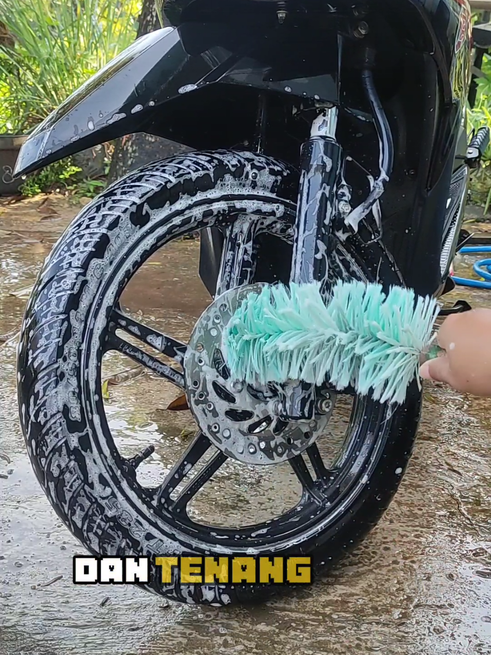 alat murah tapi berguna #wheelbrush #kemoceng #sikatcucimotor #ModalKontenDoang 