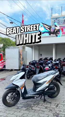New Honda Beat Street New Stripping 2025 Putih Dapatkan promo dibulan ini  Kami siap melayani dengan sepenuh hati untuk area Surabaya Gresik dan sidoarjo Melayani pembelian secara Tunai atau Kredit 📲WA 0857.0009.0614 Kiki Honda Surabaya 🦋 PROMO SPESIAL SETIAP HARI !! ✅ Proses Cepat 1 hari ✅ Syarat foto KTP &  foto KK ✅ Beli dari Rumah Mau tanya-tanya dahulu boleh banget, kami bantu dari awal sampai motor datang dirumah 😍