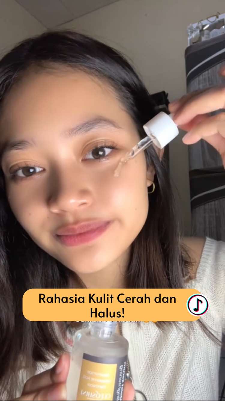 Bukan sulap bukan sihir ✨Rahasia kulit cerah dan halus ✨ Pakai Serum + Night Cream Cleoshine bisa bikin kamu dapetin kulit cerah, noda dan bekas jerawat memudar juga kulit lembab dan halus pas bangun tidur🤩🫶🏻 Dapetin kulit impian kamu sekarang with Serum + Night Cream Cleoshine ✨😍 #CleoshineBeuty #Glowingskin #BrighteningSerum #nightcream 