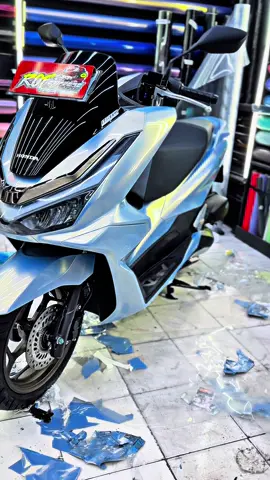 Wrapping sticker blue white gold juga pcx new #pcx160 #skotletmotor #stikermotor #beranda #fypシ 