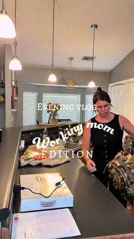 Currently serving a life sentence in low view jail 💀 drop a comment if you’re packing lunches + doing content on top of working a 9–5, because HOW are we surviving this?? 🤣 #lowviewjail #momlife #contentcreatorstruggles 