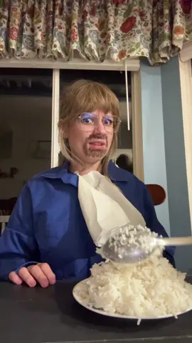 Normal things to do while putting away leftovers (no food was wasted 🙅‍♀️) #hamilton #fyp #takeabreak #bestofwivesandbestofwomen #linmanuelmiranda 