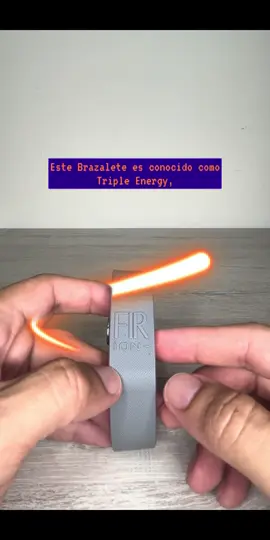 Potencia tu bienestar con la manilla Triple Energía FIR ION- de Nipponflex. ¡Mejora tu sueño, reduce el estrés y eleva tu energía! Llévala contigo y siente la diferencia. #Nipponflex #Salud #Energy #Colombia #Bienestar 
