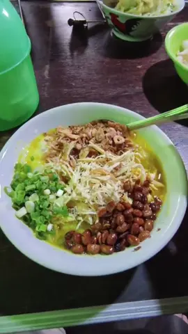 Bubur ayam jakarta, ada yang udah pernah cobain #fyp #foryoupage #affilatepemula #sarapandipontianak #kulinerpontianak 