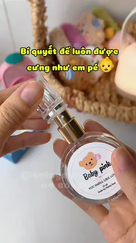 Trả lời @Nail Tại Nhà Công nhận nó thơm như mùi phấn em bé cững muốn xĩuuuu luôn😘  @Sala yêu review💋  @Sala yêu review💋  @Sala yêu review💋  #salayeureview #nuochoaembe #nuochoahoneybear #nuochoanu #nuochoahocsinh 