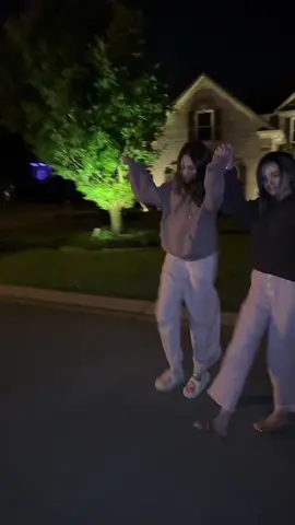 We do weddings btw 👯‍♀️📿 #syrian #arab #dabke 