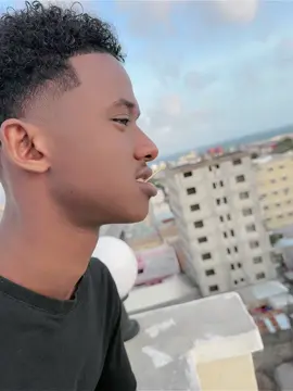 Saxib Saxib ciyarenaa saxibkaga iyo adi sawirkiina so dhig comment #fyp #abti_fahmo #viral @𝐅𝐎𝐃𝐄𝐍🇸🇦 @Mohan🐦‍🔥 