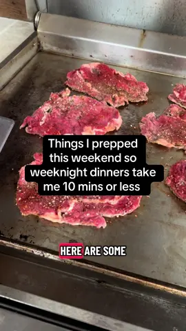 Weekend grill session = weeknight lifesaver 🙌 I batch grilled a bunch of meat so dinners this week are basically just reheat ➝ assemble ➝ eat. Quick, low-carb, family-friendly, and NO stress after a long day 💪 #lowcarblifestyle #caloriedeficit #ketofriendly #highprotein #mealprep 