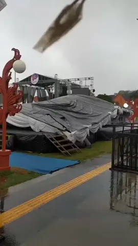 #konserndxaka #panggungambruk 