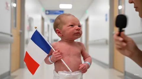 🍼 Je vous tiens au courant les gars #bebelouka #siriuscircle⭕ 