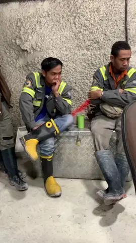 Penerimaan Pegawai Baru Pabrik PT.FREEPORT Syarat-Syarat : 1. Pria - Wanita 2. 18 - 57 th 3. Gaji perbulan Rp 12 jt Rp 32 jt 4. SMP SMA SMK Posisi : 1. Helper  2. operator  3. satpam  4. driver  5. OB  6. Peking tukang bongkar muat barang dll  Fasilitas:  1. Gaji UMR 2. Seragam 3. BPJS PENEMPATAN KERJA BULAN INI. SEBELUM TERLAMBAT KLIK LINK DI BIO‼️ #ptfreeportindonesia🇮🇩 #freeportindonesia #ptfreeportindonesia #lowongankerja #lowongankerja2025 #fypシ゚viral #fyppppppppppppppppppppppp 