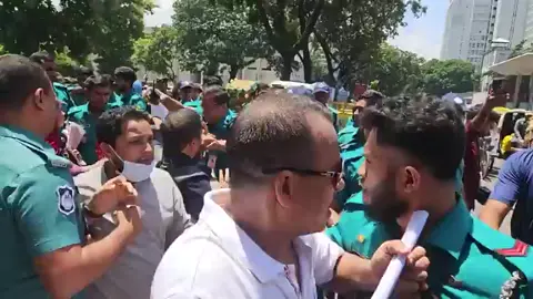 পুলিশের বাধার মুখে শহিদ পরিবার । সরাসরি...