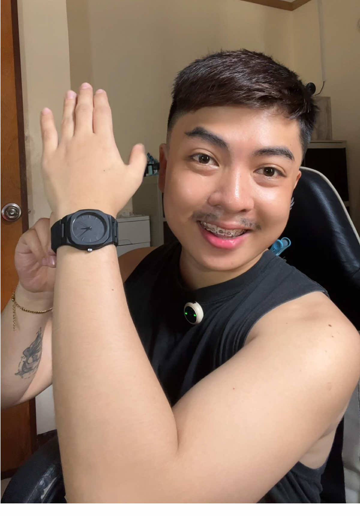 Less is more. ✨ Sleek, modern, at swak sa kahit anong OOTD! #MinimalistWatch #TikTokMadeMeBuyIt #UnisexStyle #FashionEssentials #BudgetFindsPH