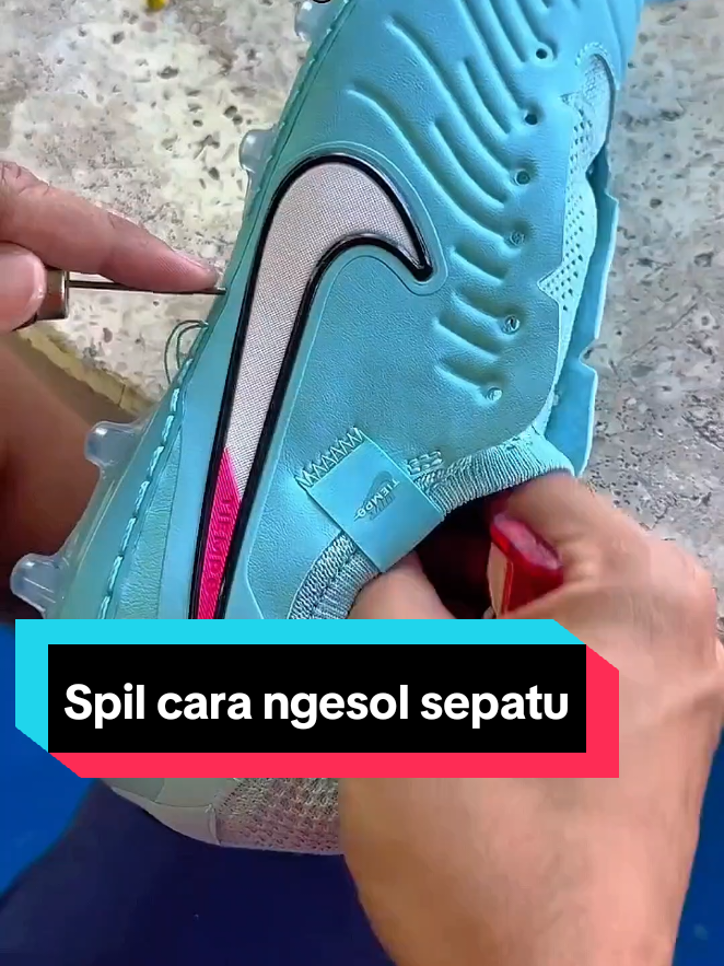 Membalas @richimatsunaga  Spill cara menggunakan alat sol sepatu #ModalKontenDoang #alatsolsepatu #solsepatu 