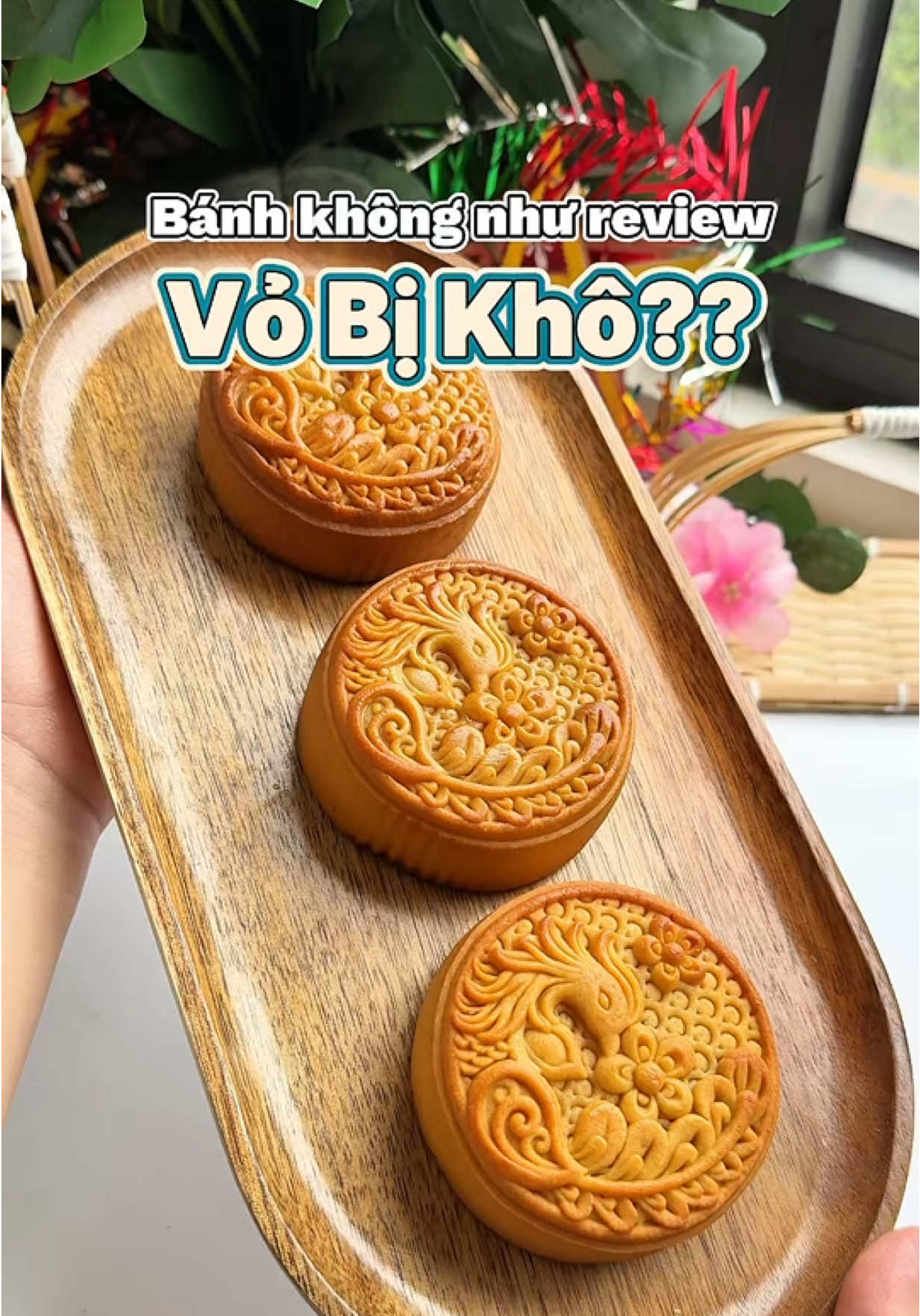 Quá tội cho sốp ạ. 🥹 Vỏ bột NGUYÊN CÁM nên khách iu gìn giữ vài hôm rồi ăn nhé 💕#aleaffoods #trungthu2025 #ancungtiktok #banhtrungthu #mooncake 