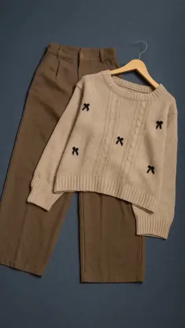 Vienetta.id - ONESET SETELAN WANITA CABLE RAJUT KOREAN STYLE MIX KULOT OUTFIT WANITA CEWEK REMAJA BAJU ATASAN PITA COQUETTE CELANA KULOT CRINKLE AIRFLOW BUAT HEALING PIKNIK JALAN HANGOUT KULIAH TERBARU KEKINIAN 2025 FIT XL CASUAL BASIC LENGAN PANJANG #baju #celana #set #fyp #belilokal #cuantanpabatas #outfitideas #racuntiktok #wibgajian 