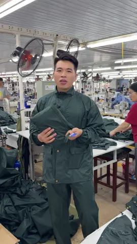 Bộ quần áo mưa mày cỏ úa của công ty 26 Bộ Quốc Phòng sản xuất siêu tốt các bác nhé.  #leanhnuoi #sale #aomuasiquan #aomuaquandoi #aomua 