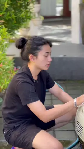vesp nya sintya🛵 #sintyamarisca😎 #artis #fyp #vespaindonesia #sintyamarisca 
