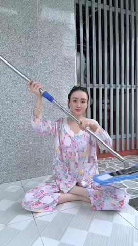 Cây lâu nhà công nghiệp , lau sạch không có mất sức nữa , rất là phổ biến ở các trường học ..... #caylaunhacongnghiep #caylaunha #choilaunha 