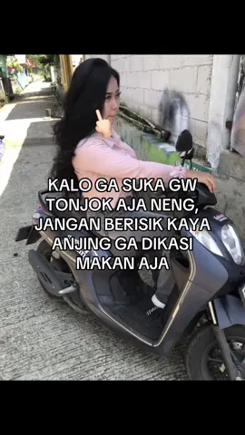 siapa ya🫣🫣 #4u #beranda #fyp 