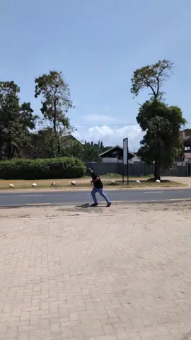 Headphones 🎧 nzuri na za kisasa sasa zipo madukani kwetu, hivyo kama ni mpenzi wa kusikiliza mziki basi hizi zitakufaa sana, zinapiga hadi umbali wa mita 10 bila kusahau unaweza kusikiliza hadi masaa 7 playing nonstop, zipo za rangi tofautitofauti Kikubwa zaidi ukinunua kupitia tovuti yetu utapata points zitakazo kuwezesha kupata zawadi au kushinda bidhaa zingine bure 🛜 Pakua Application yetu ya Littlemore Tanzania Playstore au Appstore 📶Tembelea Duka mtandao katika tovuti yetu www.littlemore.co.tz chagua bidhaa hii kisha uiwekee order.🚀🛒📬 Pia waweza piga simu namba 0749484442☎📞 #littlemore #littlemoretanzania  #headphones  #headphonesrecommended 