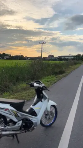 คลิปเก่าไปก่อน💙🤍#เวฟ125บังลม #4วาวล์ไทยแลน #รถทริปอย่าคิดเยอะ 