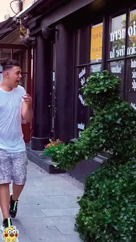 Funny scare prank #olebrandselect #fentysuperbrandday #funny #tiktok #prank #funnyvideos #fyp #foryou #fpy #usa #fortou #core #youtube #scary #funnytiktok #cockroach #bug #tatcha ##fail #eat#scareprank 