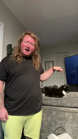 I love smiling friends and managed to get my cat to stay still for this #smilingfriends 