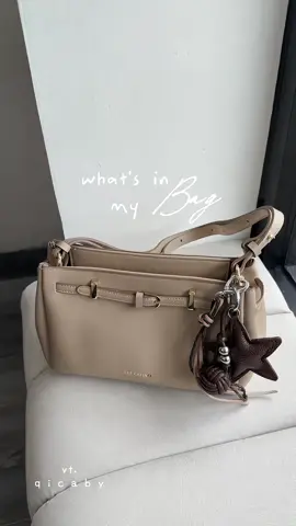 What’s in my bag🫶🏻 #lescatino #shoulderbag #cikashoulder 