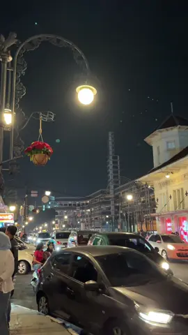 Vibes Bandung malam hari #bandung #asiaafrikabandung #vibes #fyp 