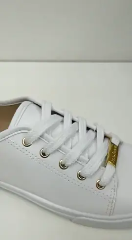 Tênis Básico Casual Branco Moleca 5296.210 R$59,40 - 59,90 Cole Esse ID No App Da Shopee! 👇  ID: CLB-SWL-CSQ #tenis #moda #moleca 
