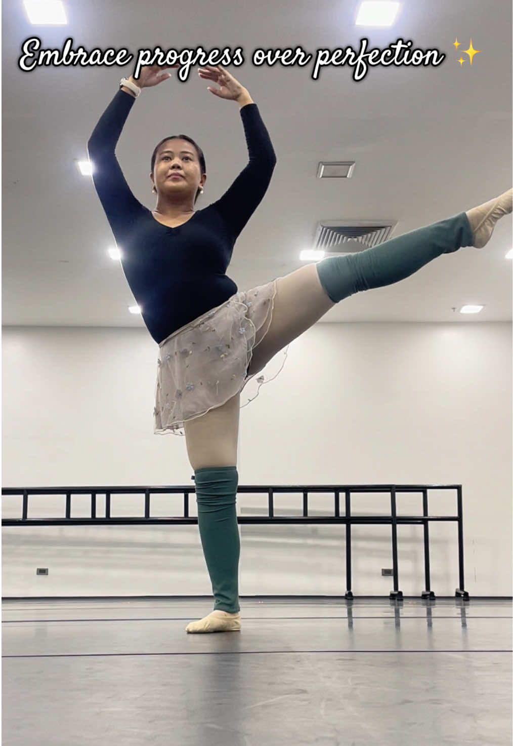 8th month of #adultballet 💕Any tips for inprovement are welcome! 🥹 #fyp  #ballettok #progressnotperfection 