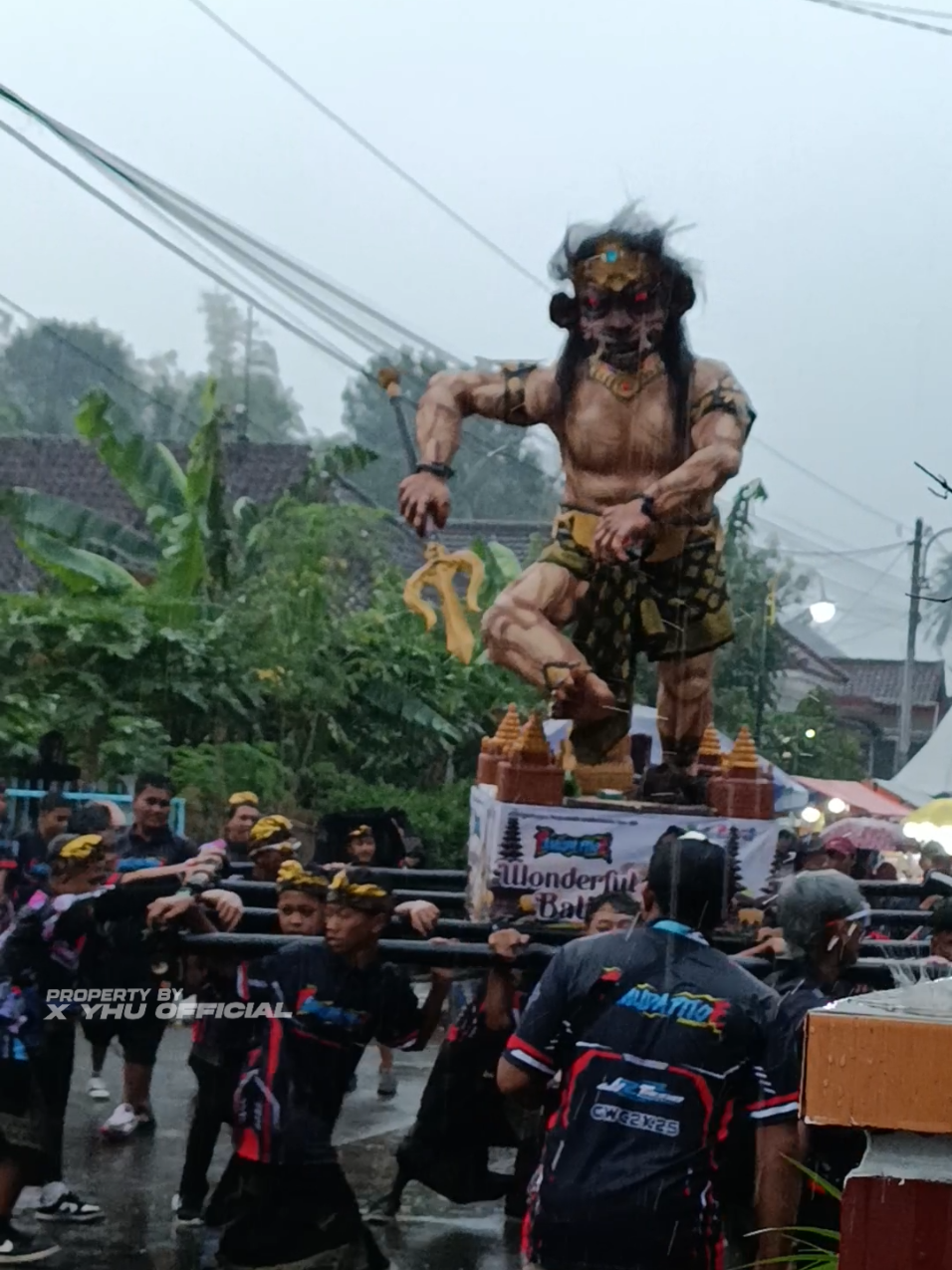 Udan2 panggah gayeng gotong Ogoh2 🔥 #gwc2025 #gedogwetancarnival #ogohogoh 