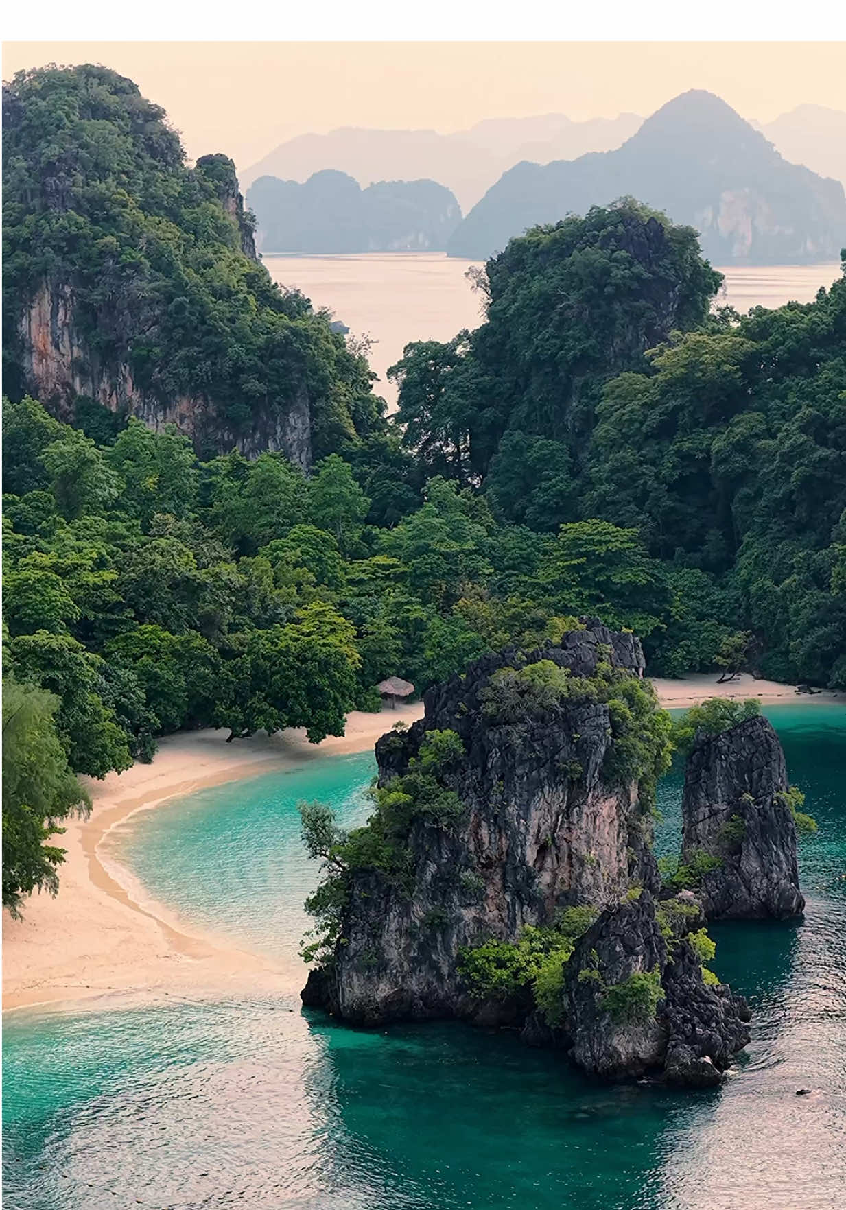 Koh Hong cliffs standing tall, nature’s morning masterpiece 🌿🏝️  📍Hong Island - Krabi , Thailand 🇹🇭  #thailand #thailandtravel #islandlife #beachvibes #naturephotography 