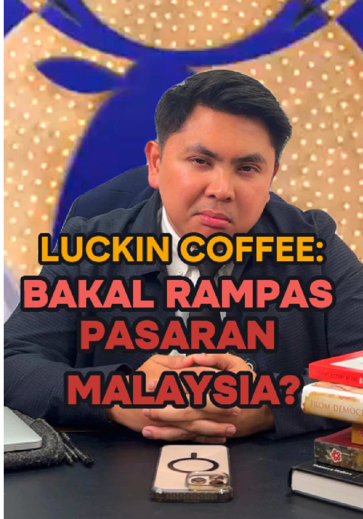 Luckin Coffee dulu pernah tipu sales RM1.4 bilion. Tapi sekarang dia dah hidup balik dan masuk Malaysia. RM2.99 je satu cup. Soalan aku, ZUS vs Luckin, siapa bertahan? #LuckinCoffee #KopiMalaysia #ZUSvsLuckin #BisnesGame