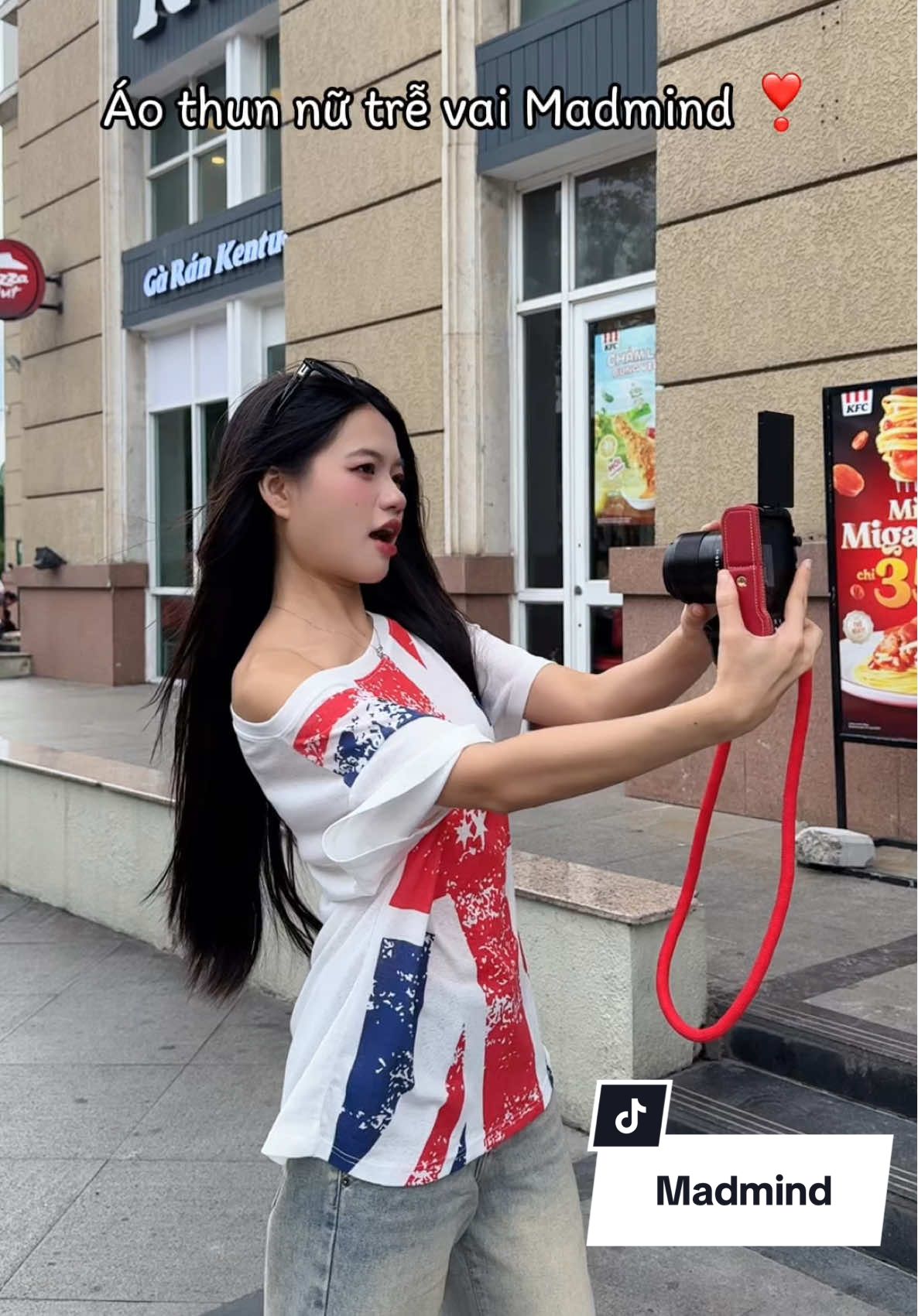 Áo thun nữ trễ vai madmind mặc đẹp mê luôn í #linhlipreview #madmind #aothun 