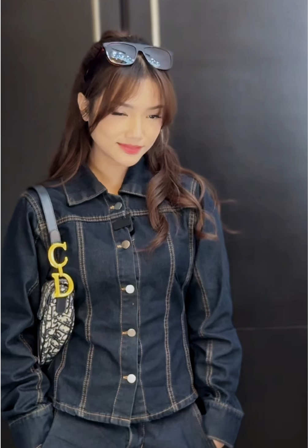 Mau sungkem dulu sama denim @GRACIAS LABEL 😭😭 semuanya GONG!